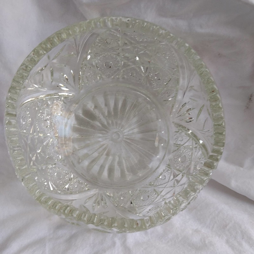 L E Smith Vintage Cut Glass Daisy Sawtooth Bowl